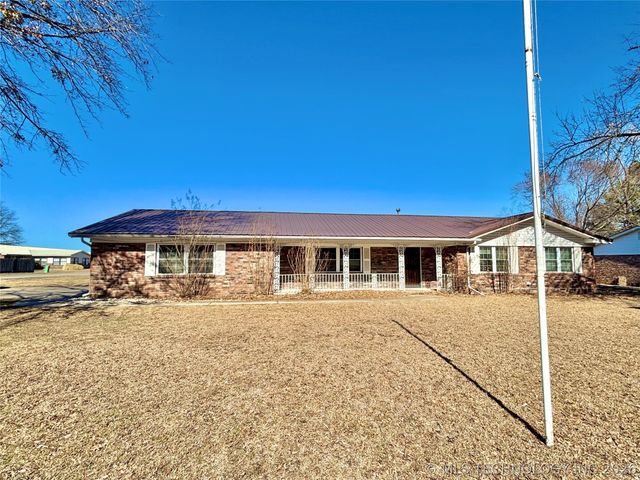 405 NW K Street, Stigler, OK 74462