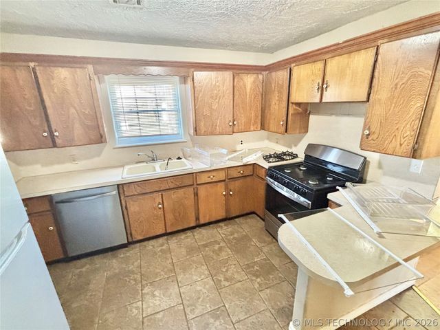 405 NW K Street, Stigler, OK 74462