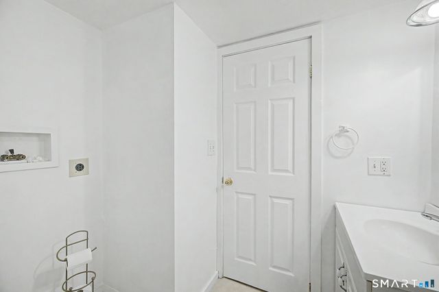 32 Greenlawn Drive, Danbury, CT 06810