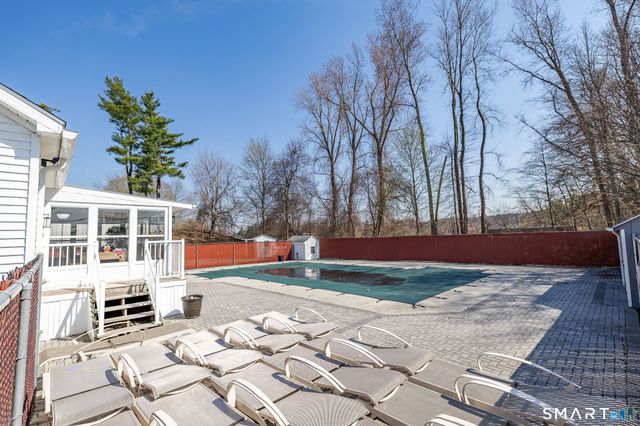 32 Greenlawn Drive, Danbury, CT 06810