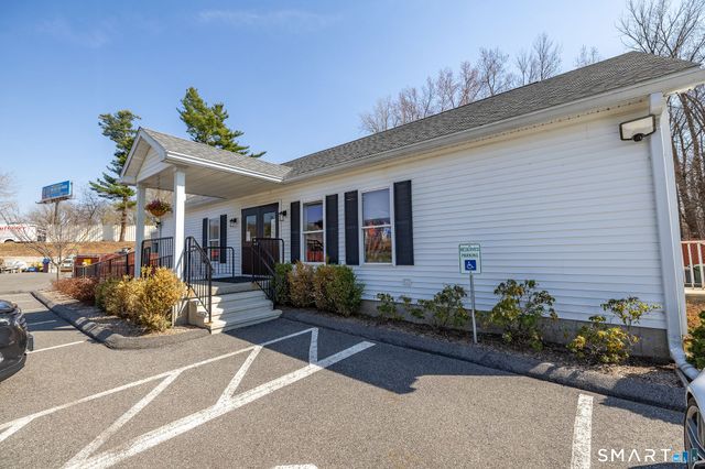 32 Greenlawn Drive, Danbury, CT 06810
