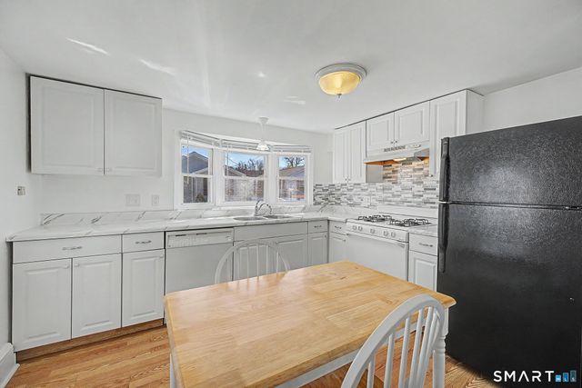 32 Greenlawn Drive, Danbury, CT 06810