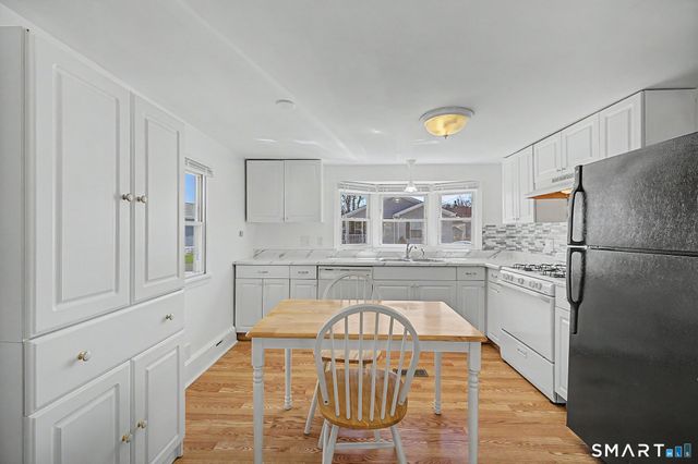 32 Greenlawn Drive, Danbury, CT 06810