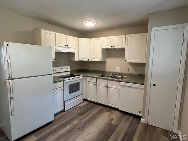 10509 Olney Drive, St Louis, MO 63136