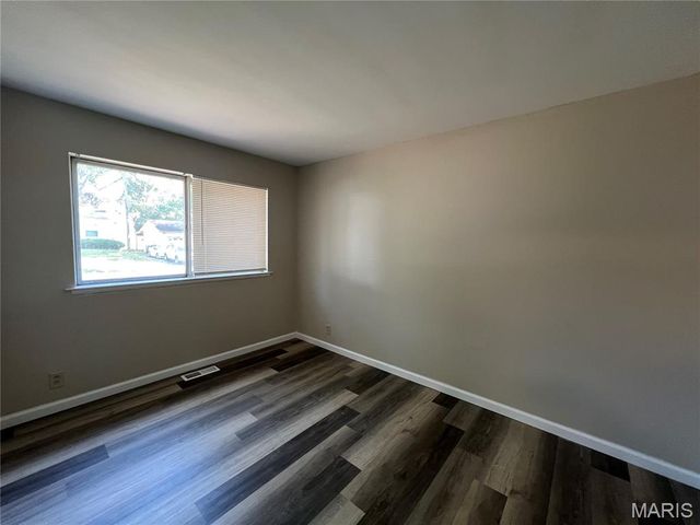 10509 Olney Drive, St Louis, MO 63136