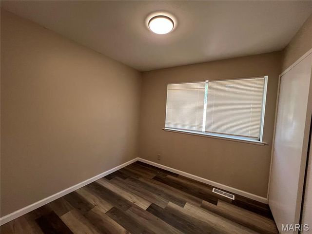 10509 Olney Drive, St Louis, MO 63136