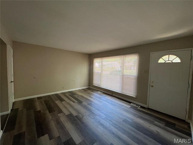 10509 Olney Drive, St Louis, MO 63136