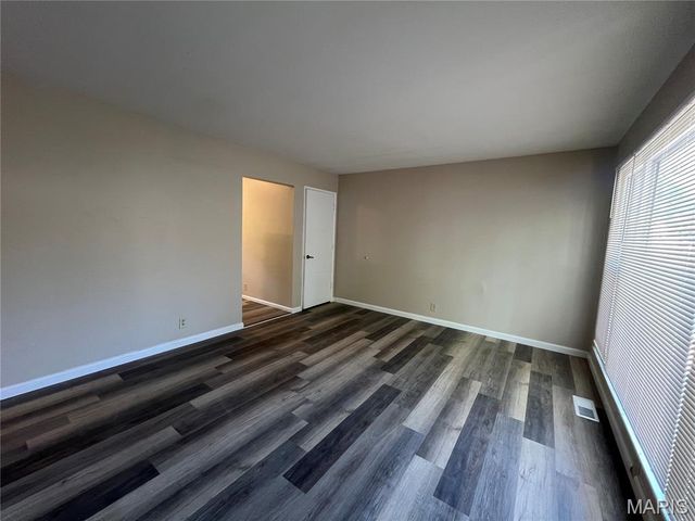 10509 Olney Drive, St Louis, MO 63136