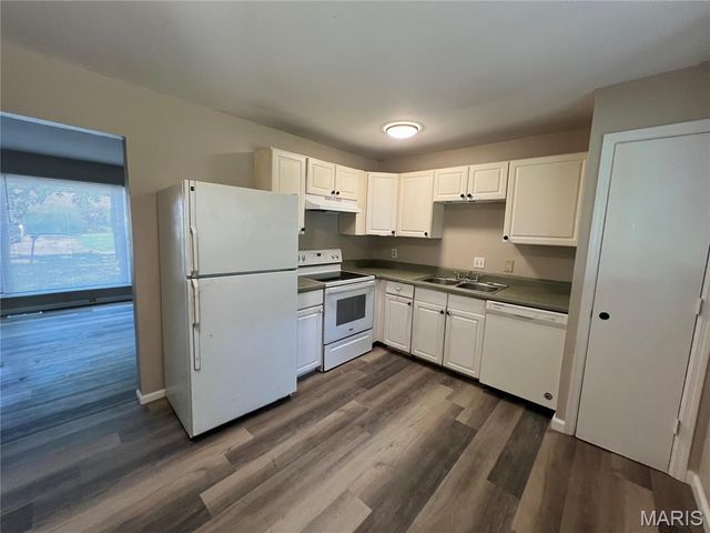 10509 Olney Drive, St Louis, MO 63136