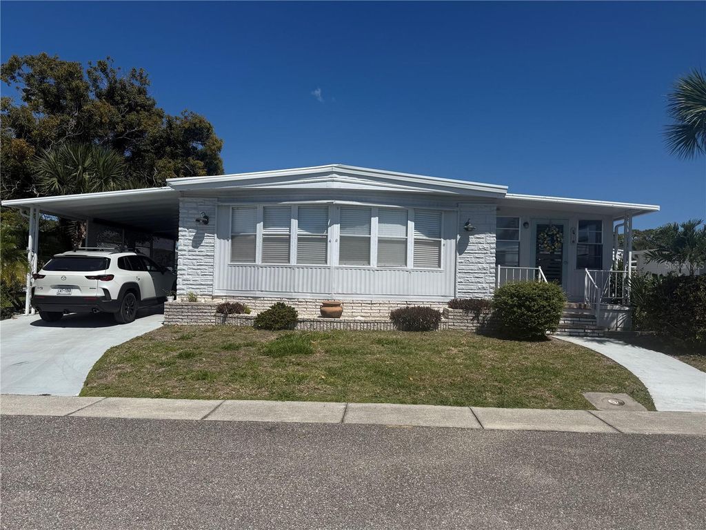 Image 1 of property listing at 521 LOTUS BLOSSOM DRIVE, Venice, FL 34293