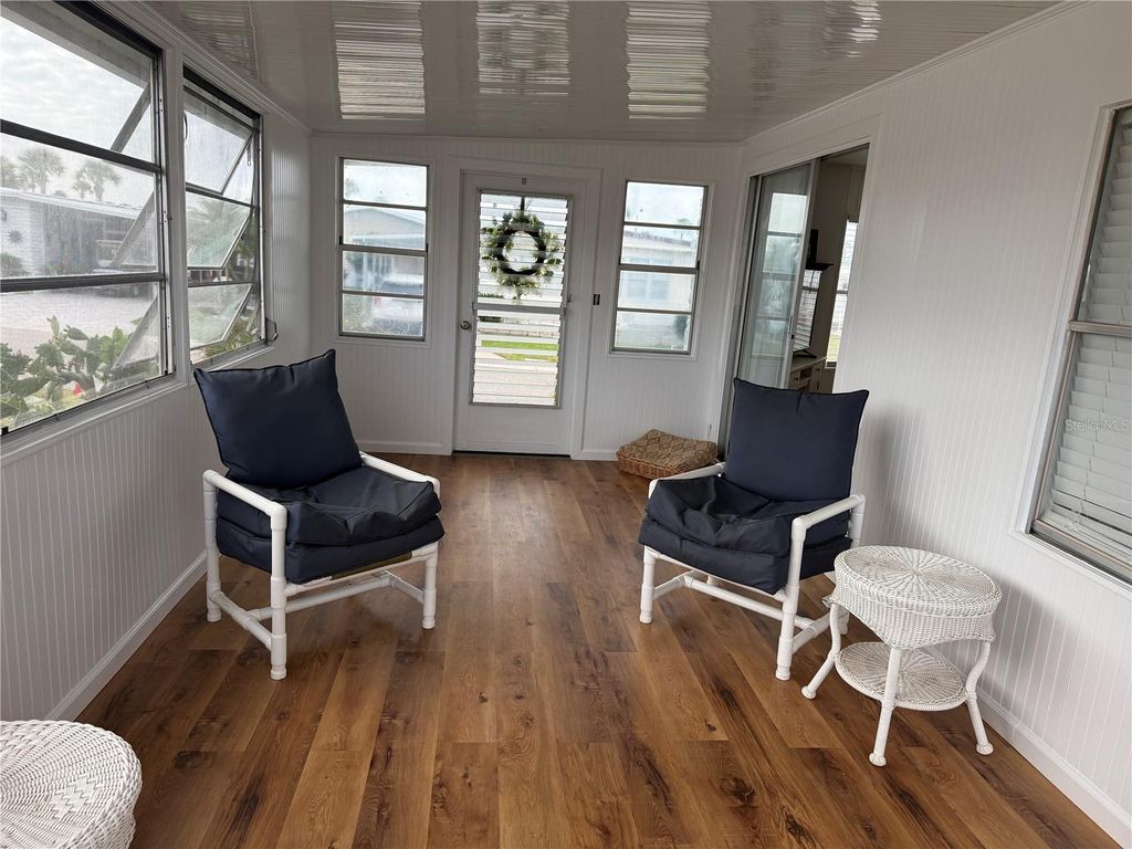 Image 15 of property listing at 521 LOTUS BLOSSOM DRIVE, Venice, FL 34293