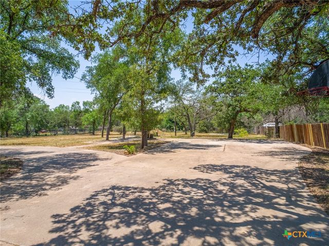 2805 Kingdom Drive, Marble Falls, TX 78654