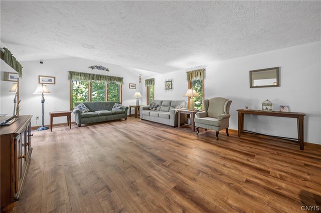 6310 Yulewood Circle, Cicero, NY 13039