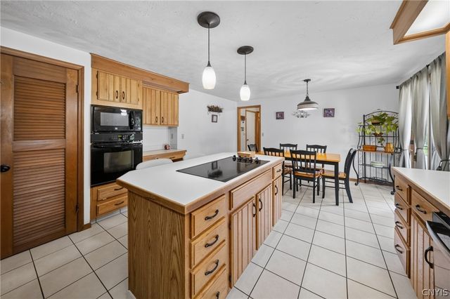 6310 Yulewood Circle, Cicero, NY 13039