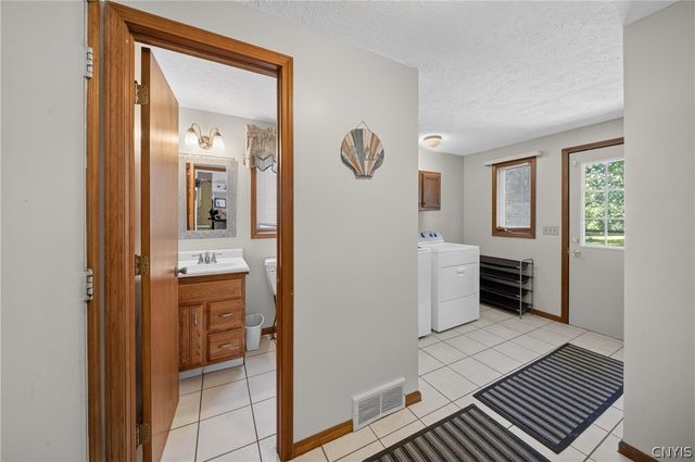 6310 Yulewood Circle, Cicero, NY 13039