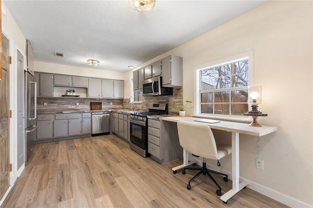 2902 Indiana Avenue, Bryan, TX 77803