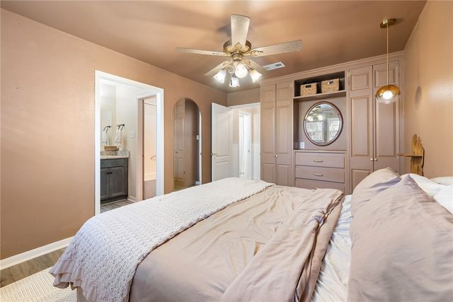 2902 Indiana Avenue, Bryan, TX 77803