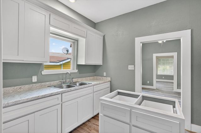 3454 Frazier Avenue, Fort Worth, TX 76110