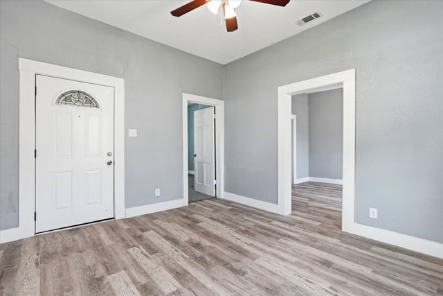 3454 Frazier Avenue, Fort Worth, TX 76110