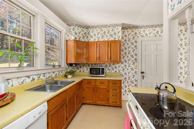 226 School Road, Asheville, NC 28806