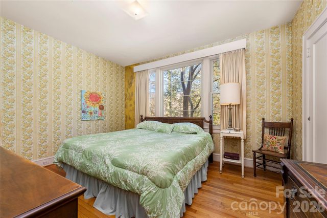 226 School Road, Asheville, NC 28806