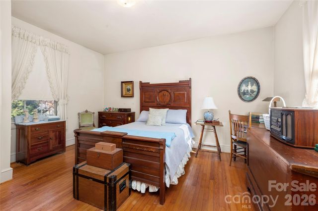 226 School Road, Asheville, NC 28806