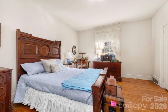 226 School Road, Asheville, NC 28806