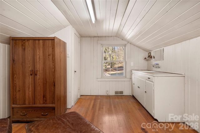 226 School Road, Asheville, NC 28806