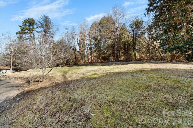 226 School Road, Asheville, NC 28806