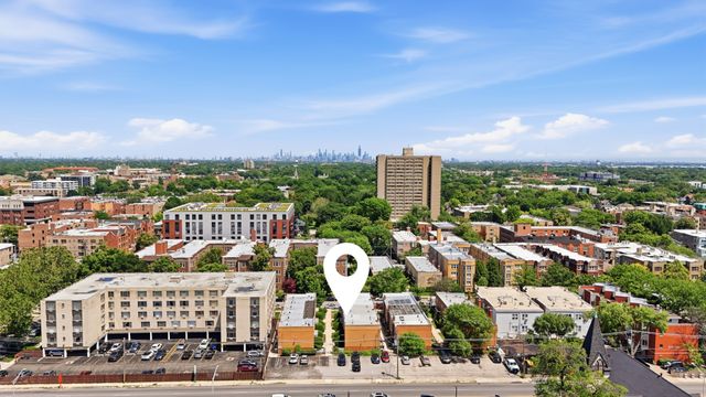 221 S Maple Avenue C, Oak Park, IL 60302