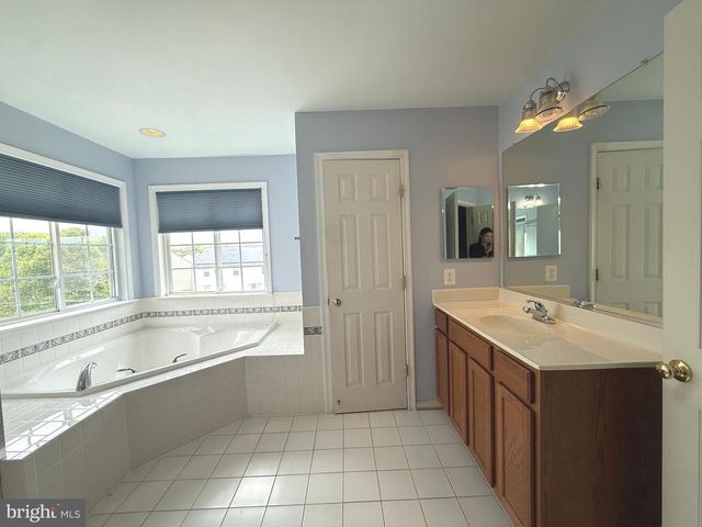 332 RUBENS CIR, Martinsburg, WV 25403