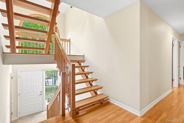 43 Powder Horn Road, Cortlandt Manor, NY 10567