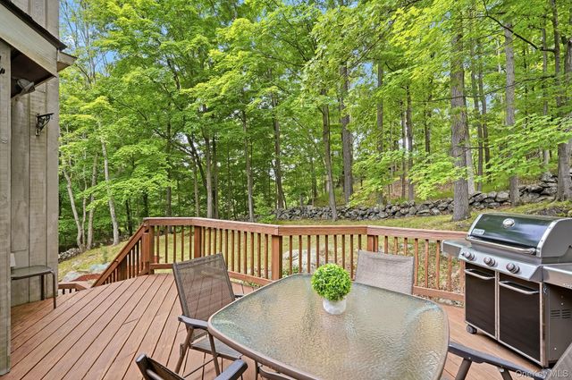 43 Powder Horn Road, Cortlandt Manor, NY 10567