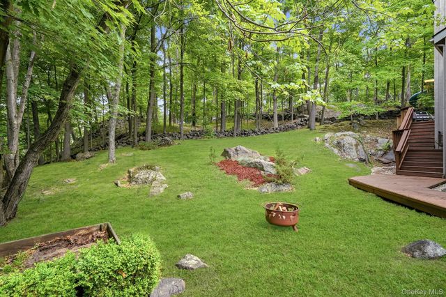 43 Powder Horn Road, Cortlandt Manor, NY 10567