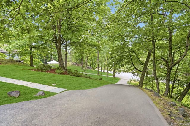 43 Powder Horn Road, Cortlandt Manor, NY 10567