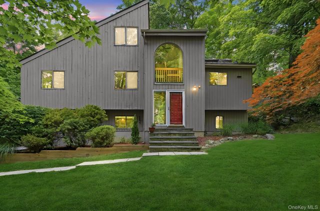 43 Powder Horn Road, Cortlandt Manor, NY 10567