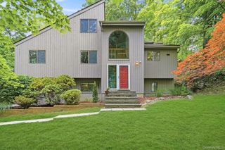 43 Powder Horn Road, Cortlandt Manor, NY 10567