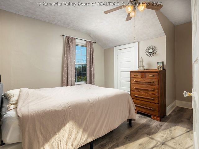204 Shepherd Avenue, South Charleston, WV 25303