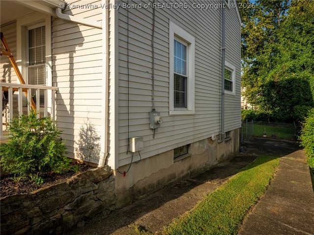 204 Shepherd Avenue, South Charleston, WV 25303