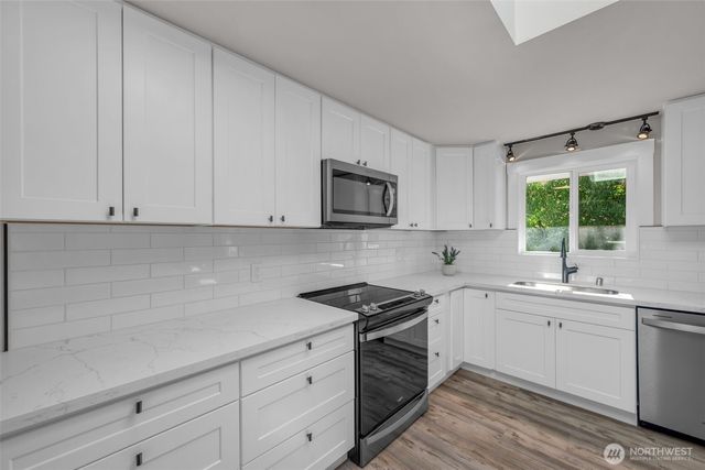 19156 66th Place NE, Kenmore, WA 98028