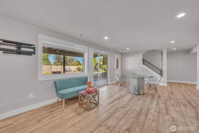 19156 66th Place NE, Kenmore, WA 98028