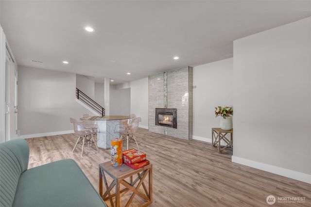 19156 66th Place NE, Kenmore, WA 98028