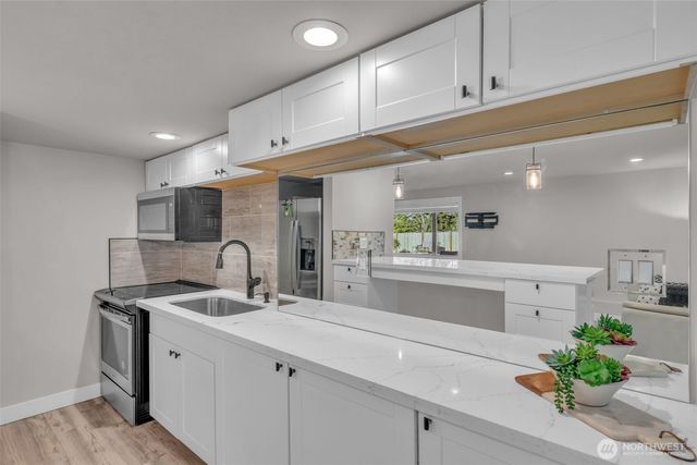 19156 66th Place NE, Kenmore, WA 98028