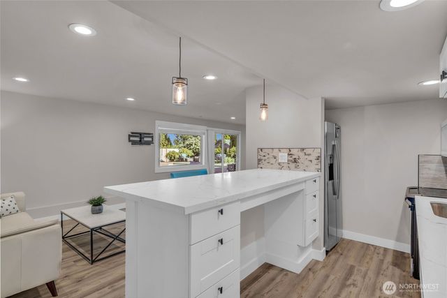 19156 66th Place NE, Kenmore, WA 98028