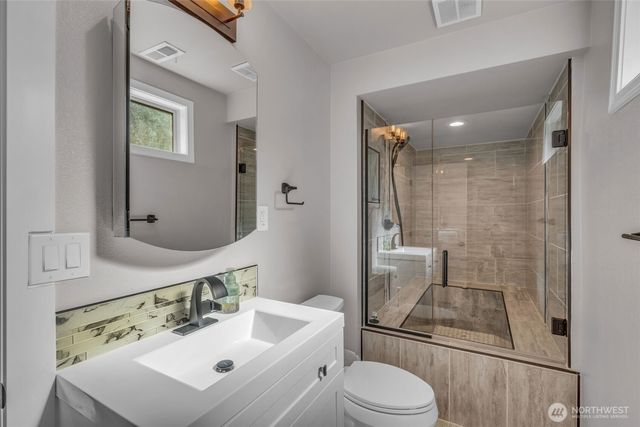 19156 66th Place NE, Kenmore, WA 98028