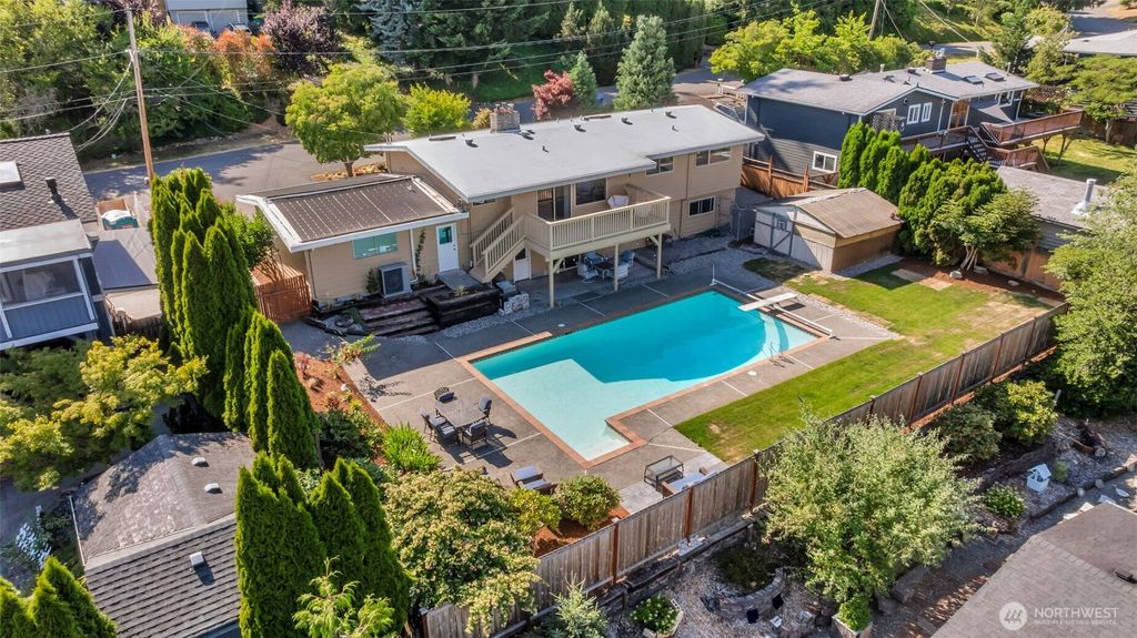 19156 66th Place NE, Kenmore, WA 98028