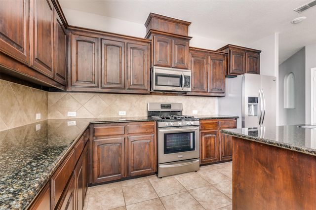 1733 Kachina Lodge Road, Fort Worth, TX 76131