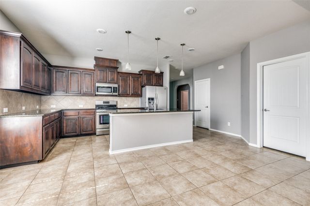 1733 Kachina Lodge Road, Fort Worth, TX 76131