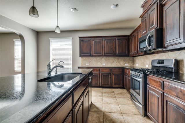 1733 Kachina Lodge Road, Fort Worth, TX 76131