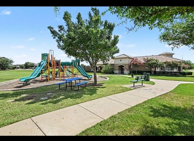 1733 Kachina Lodge Road, Fort Worth, TX 76131